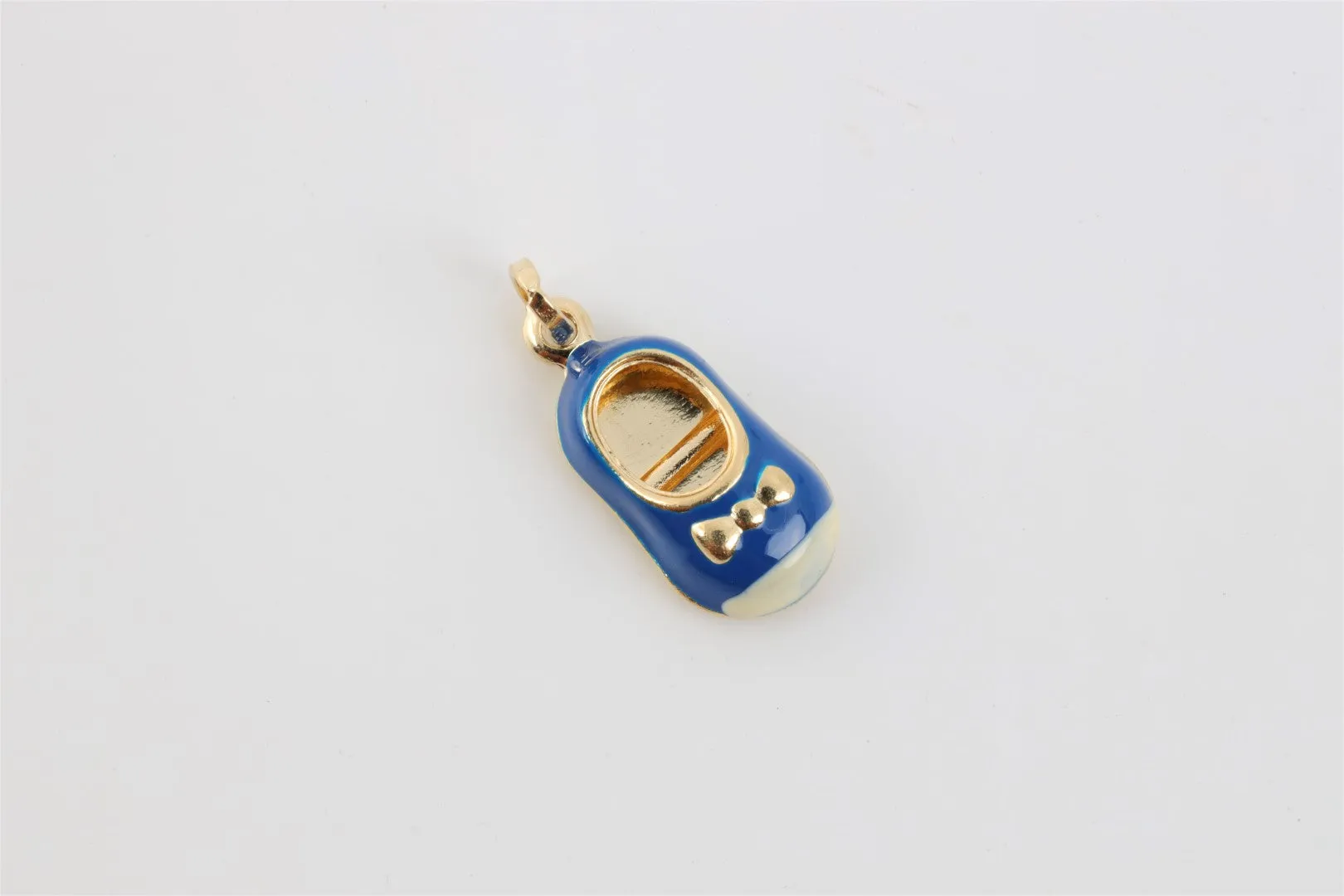 14k Yellow Gold Baby Shoe Pendant (1.38g.)