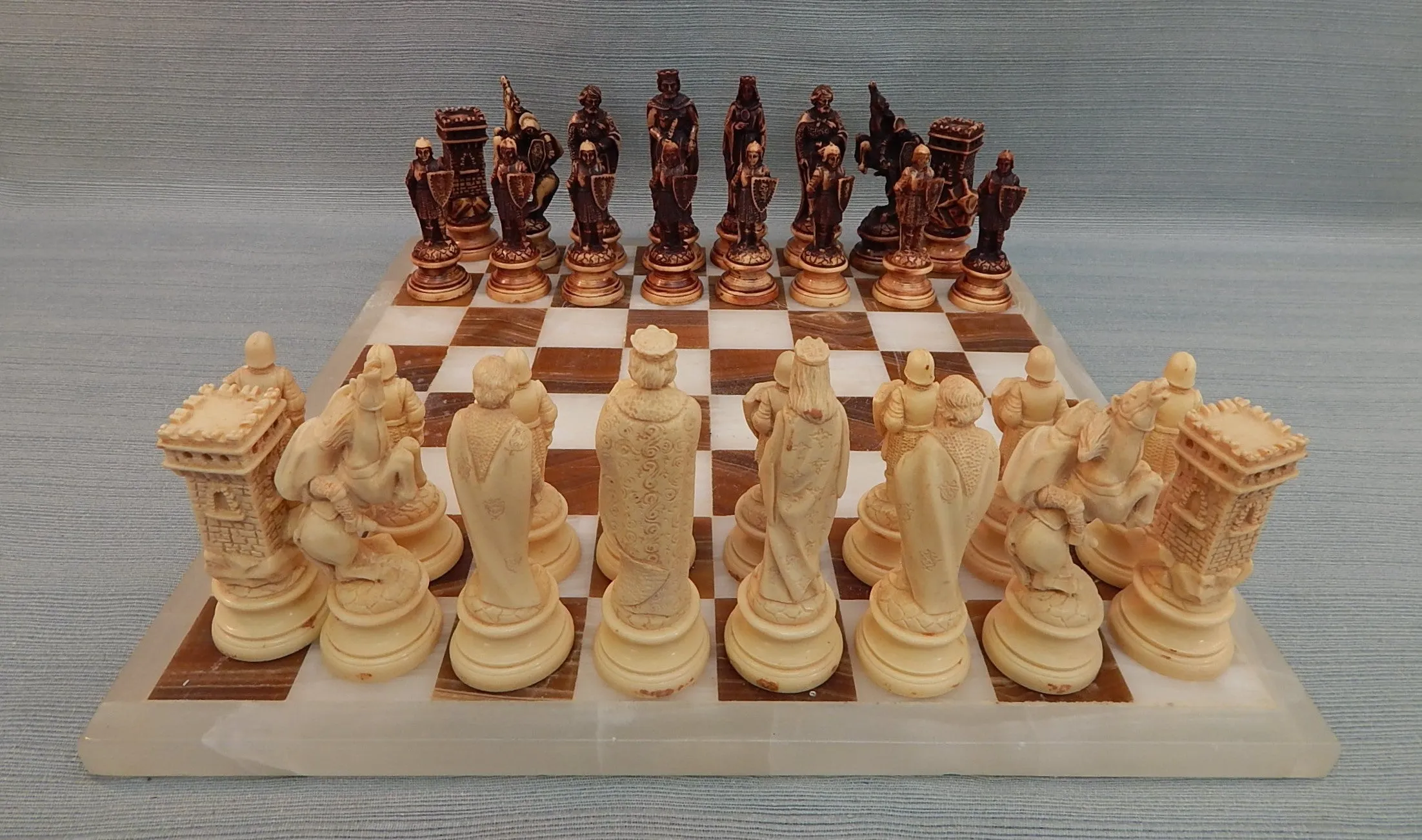 Onyx Chess Board with Molded Resin Pieces - Very Good Condition