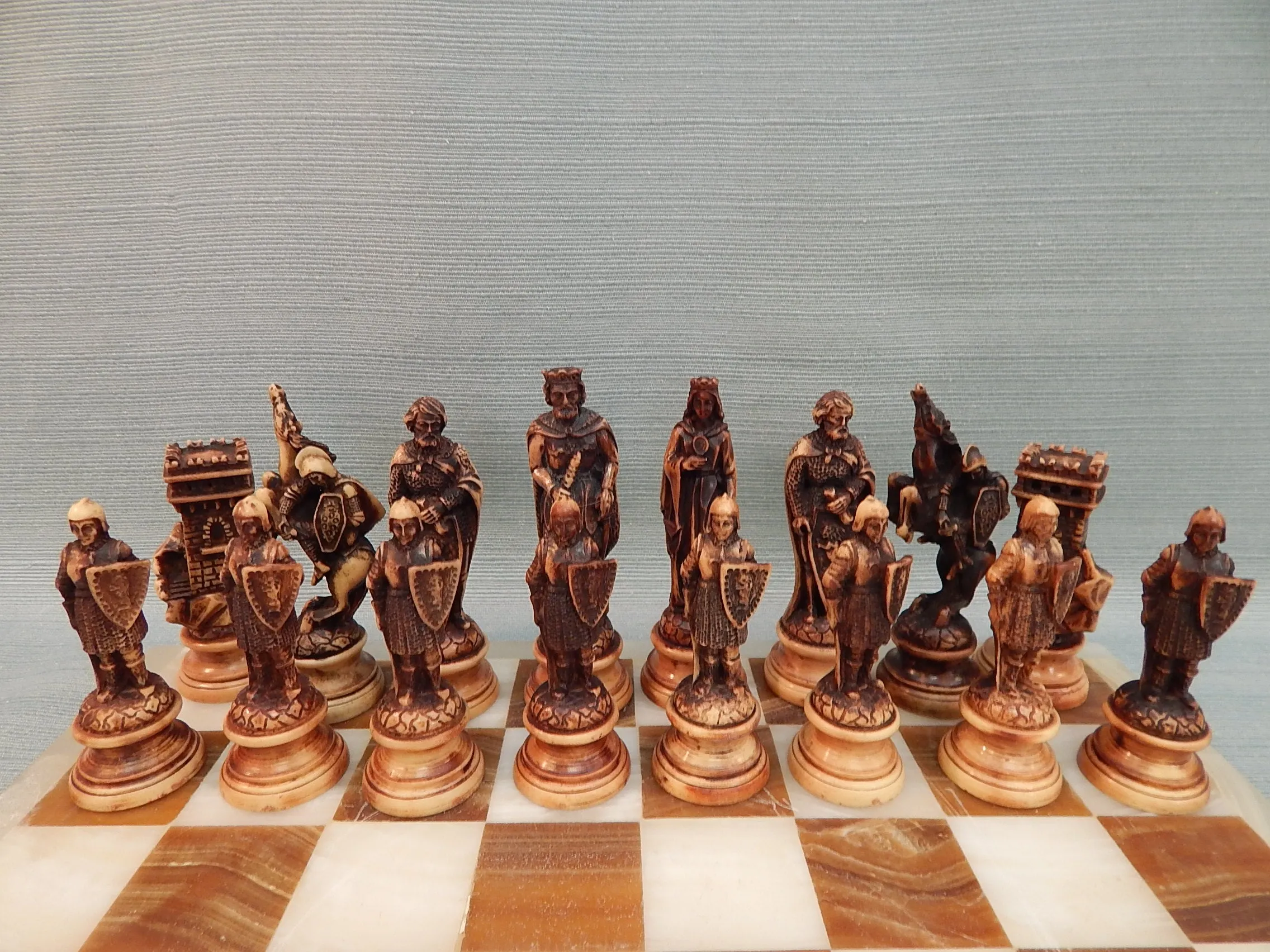 Onyx Chess Board with Molded Resin Pieces - Very Good Condition