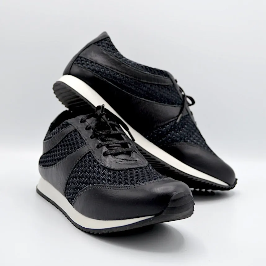 TRAIN WALKING SHOE - BLACK LEATHER & MESH